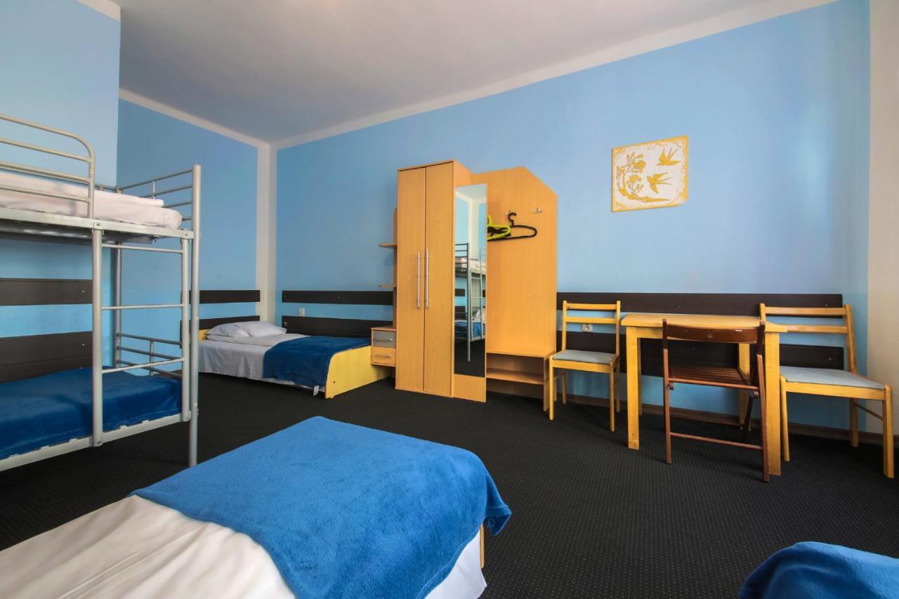 Quintuple Room